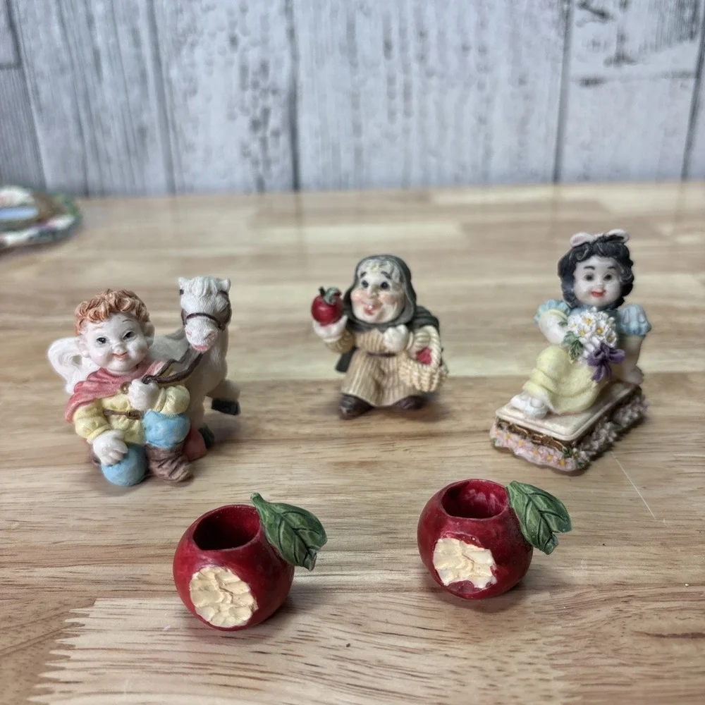 1996 Popular Imports Snow White Mini Tea Set
